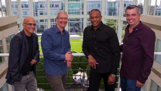 Jimmy Iovine, Tim Cook, Dr Dre, Eddy Cue
