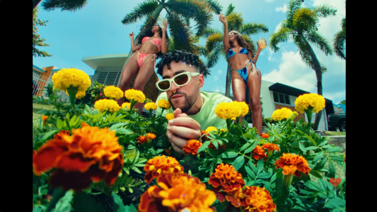 Bad Bunny & Chencho Corleone's 'Me Porto Bonito' Lyrics in English – Billboard